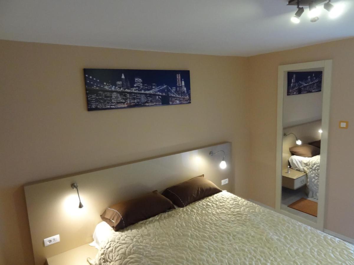 Lvc,Lac & Nyc Apartshotel Faleza Галац Экстерьер фото